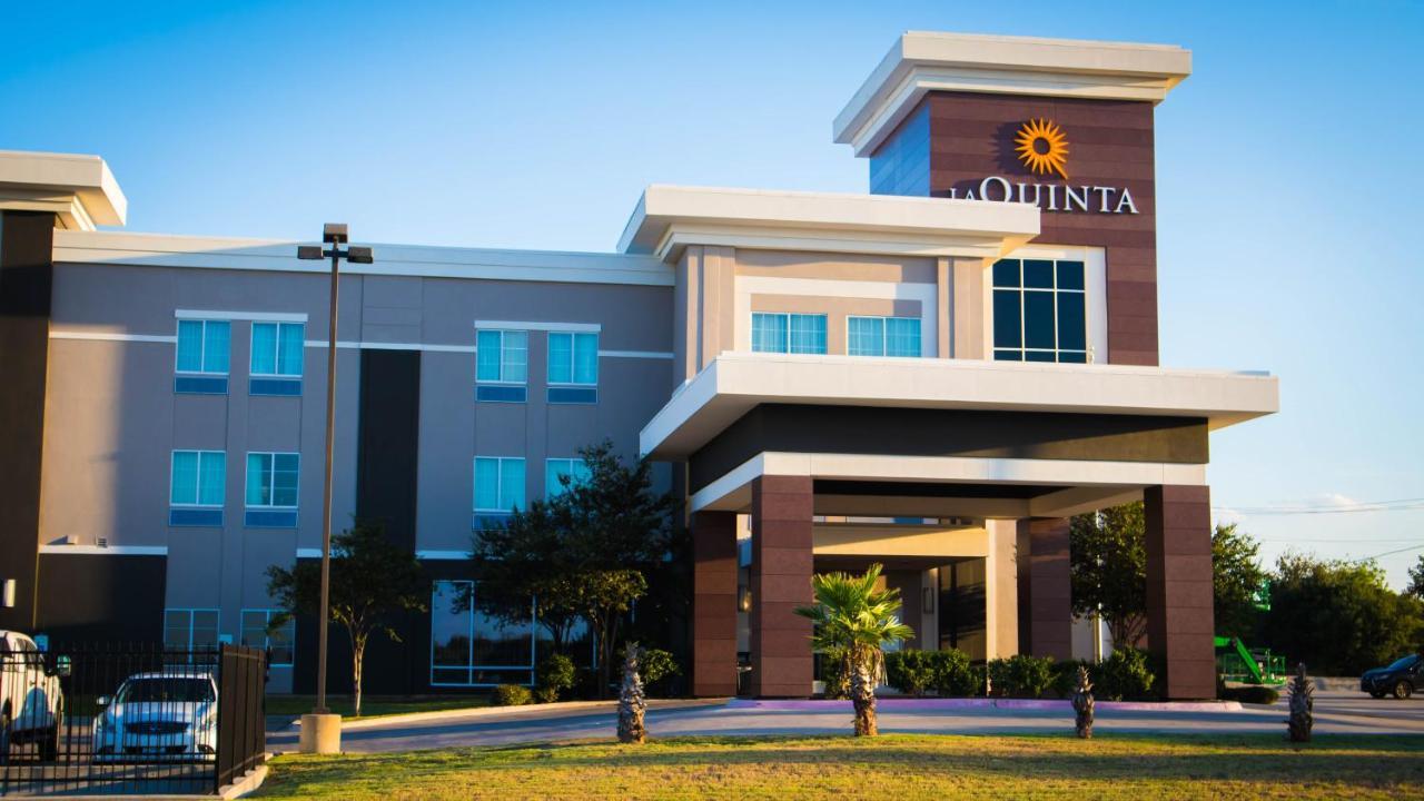 La Quinta By Wyndham Karnes City - Kenedy Екстер'єр фото