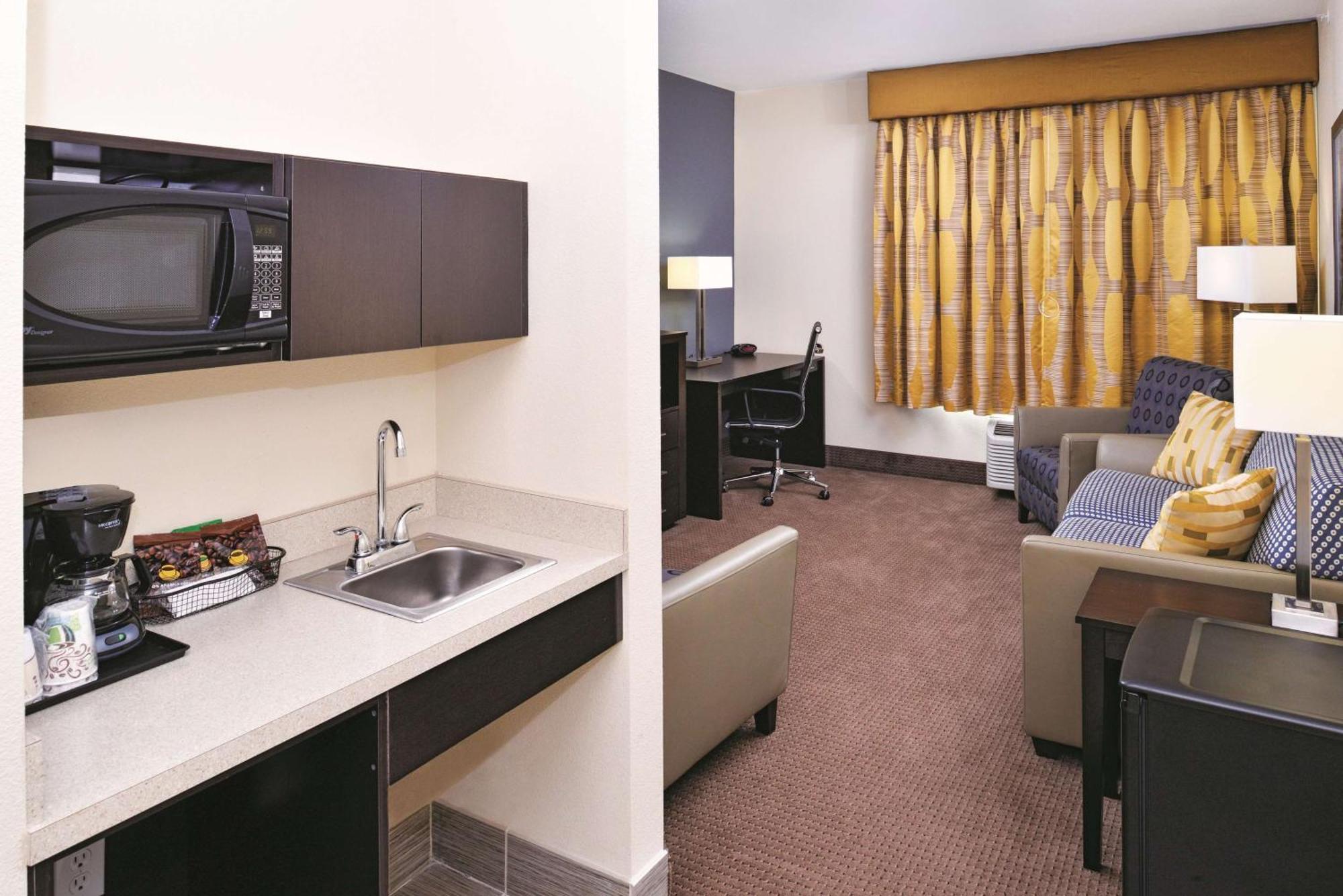 La Quinta By Wyndham Karnes City - Kenedy Екстер'єр фото