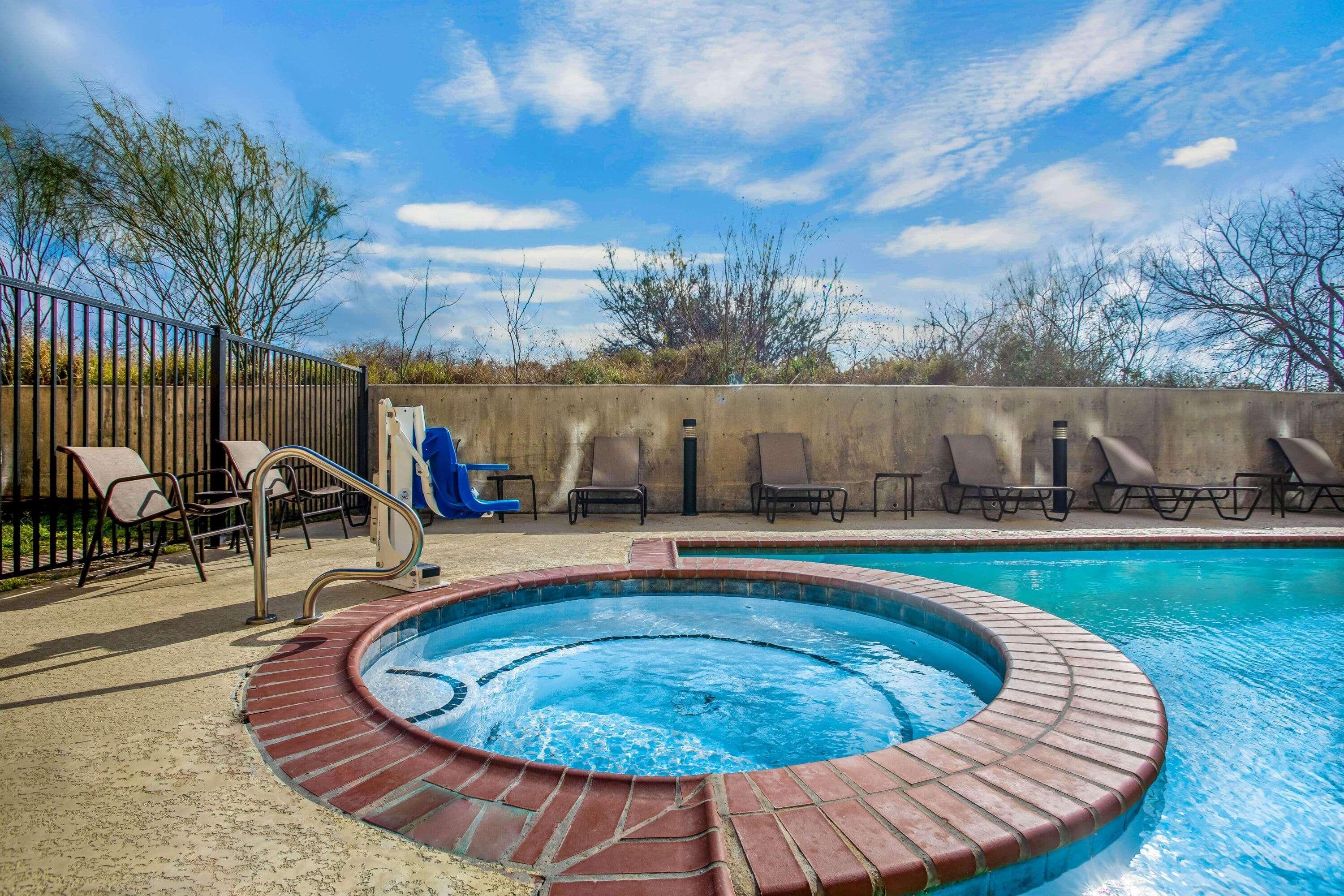 La Quinta By Wyndham Karnes City - Kenedy Екстер'єр фото
