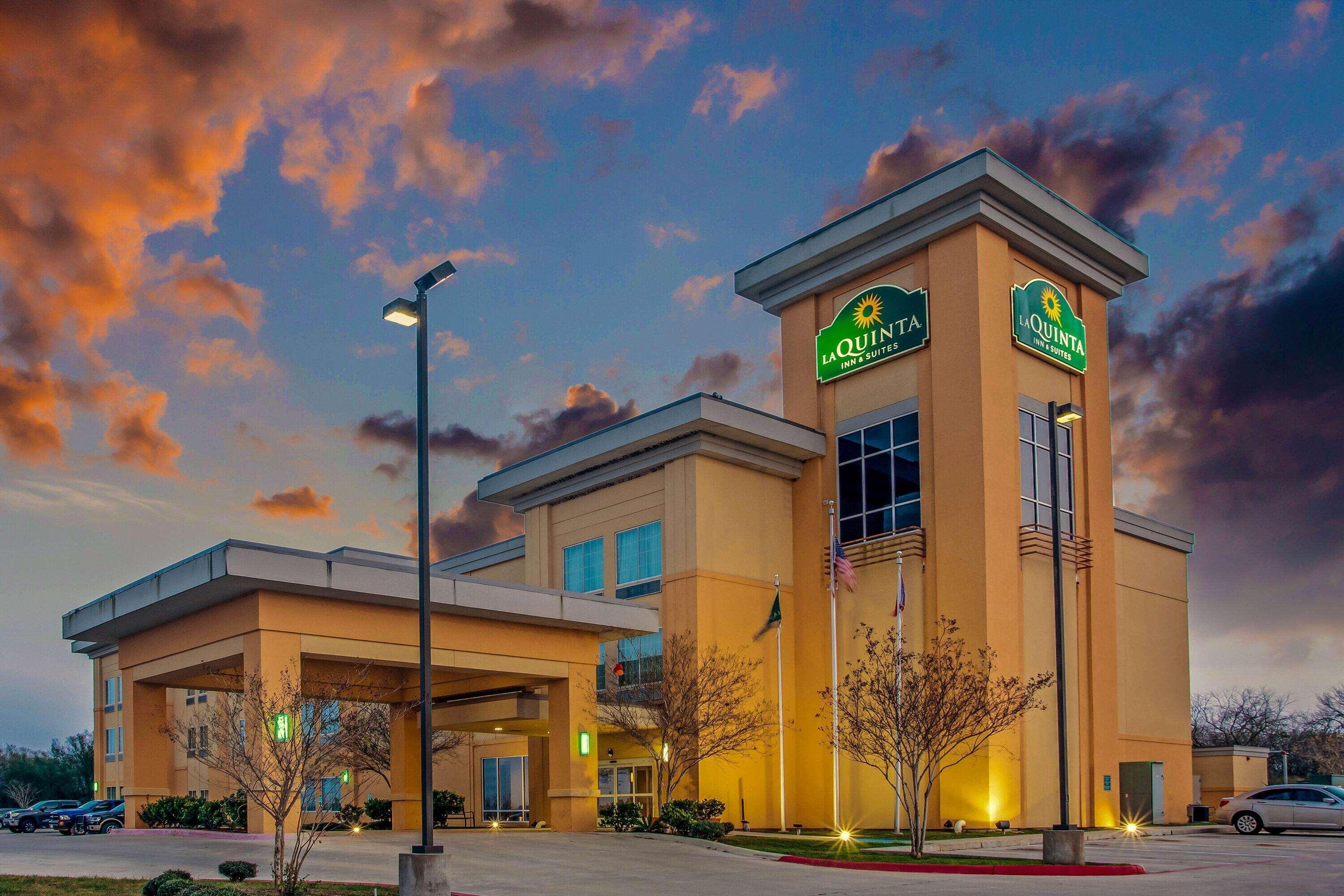 La Quinta By Wyndham Karnes City - Kenedy Екстер'єр фото