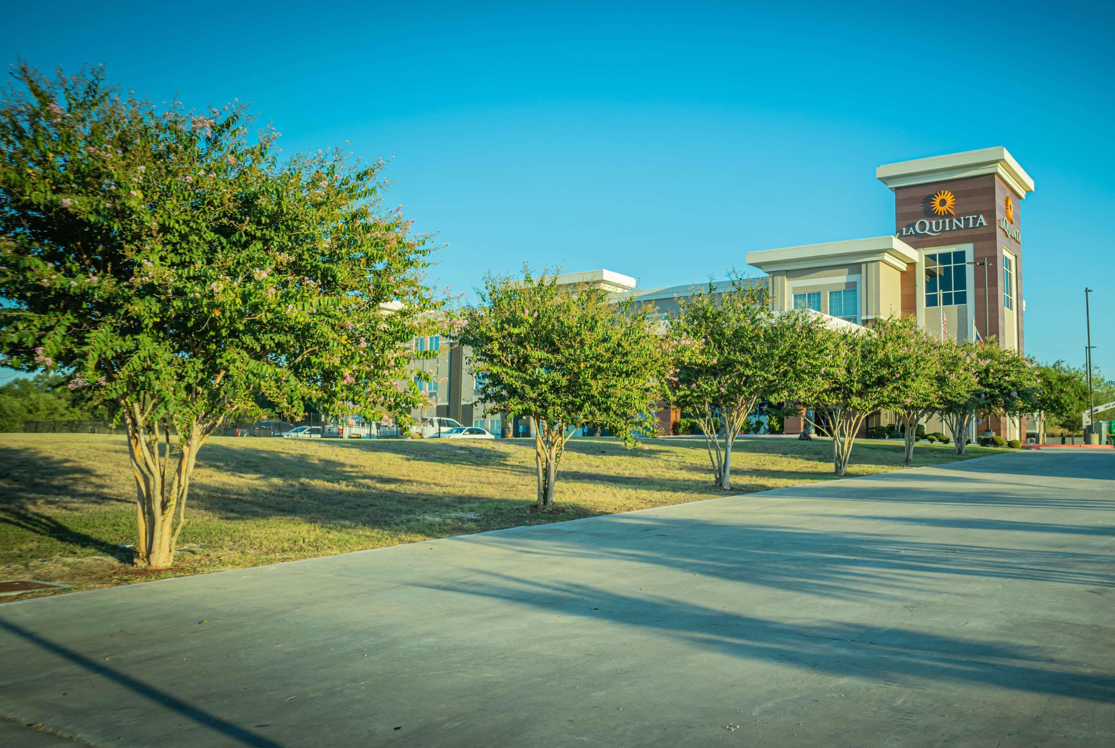 La Quinta By Wyndham Karnes City - Kenedy Екстер'єр фото