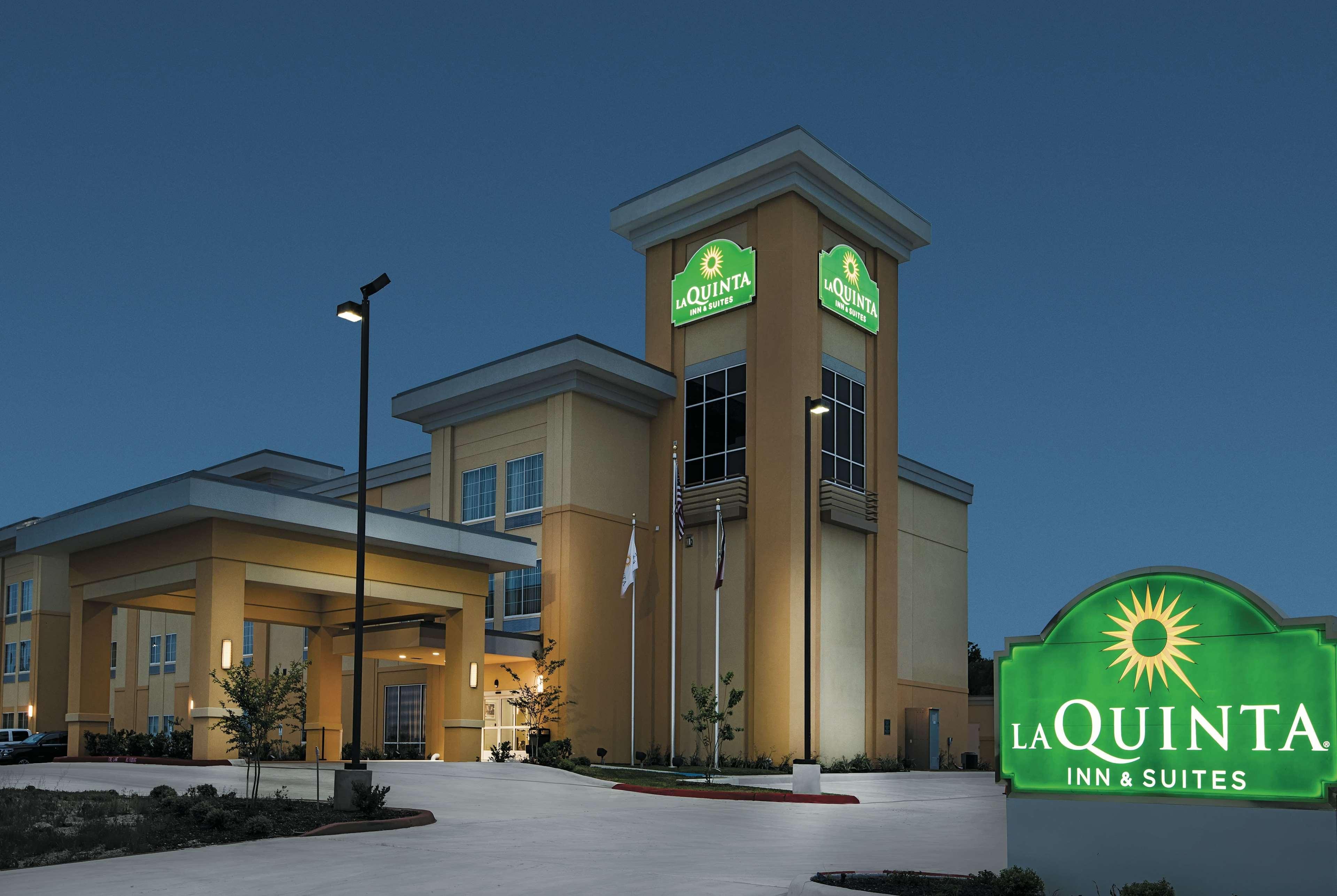 La Quinta By Wyndham Karnes City - Kenedy Екстер'єр фото